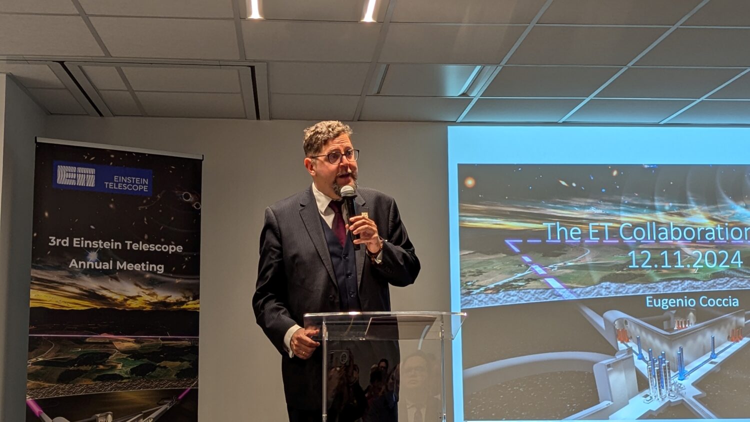 The picture shows a Polish representative of Ministry of Science and Higher Education responsible for international cooperation while speaking on stage during the ET annual meeting in Warsaw 2024.